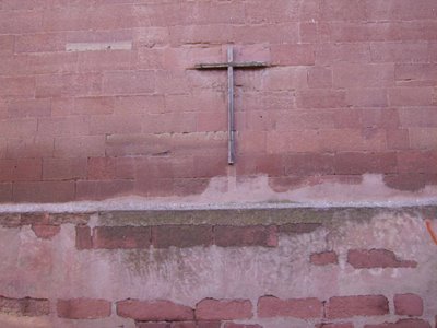 Curiosidades alcazare&ntilde;as: La cruz del fantasma